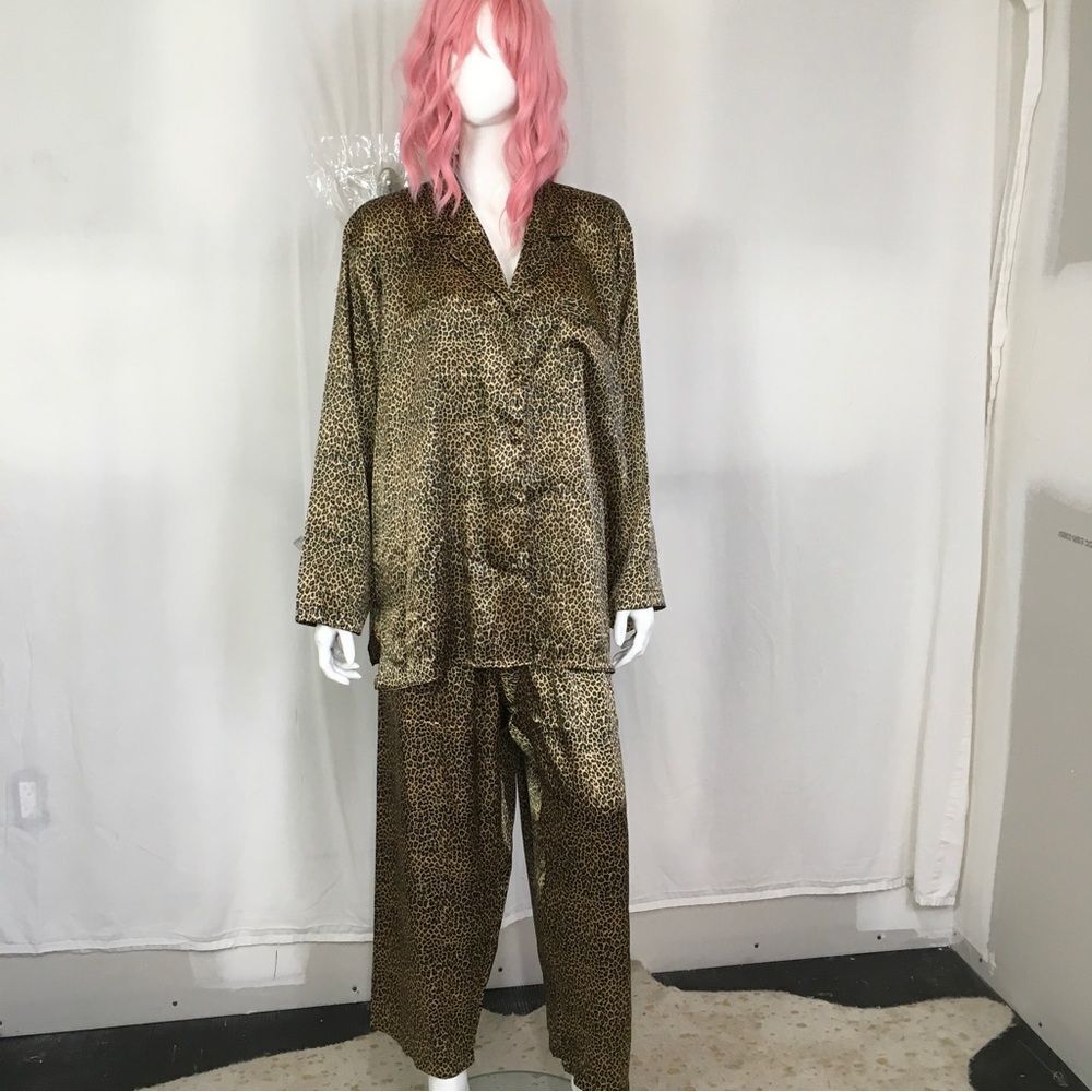 Morgan Taylor Womens Leopard Print Silky Pajama Shirt Pants Sleepwear Set 2X - Picture 3 of 14